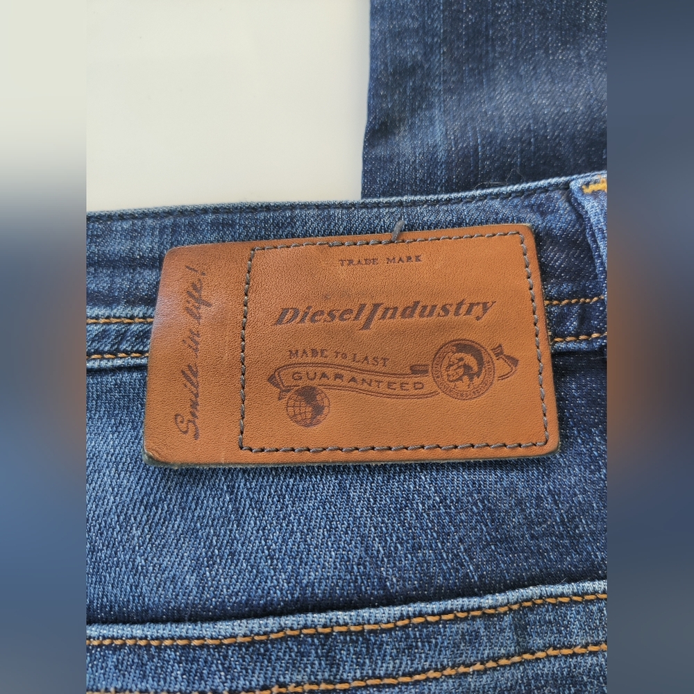 *Damaged* Diesel Thavar Jeans - Picture 13 of 13